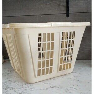 Vintage Rubbermaid Laundry Basket 3/4 Bushel Hamper 2972 Almond Made In USA 17"
